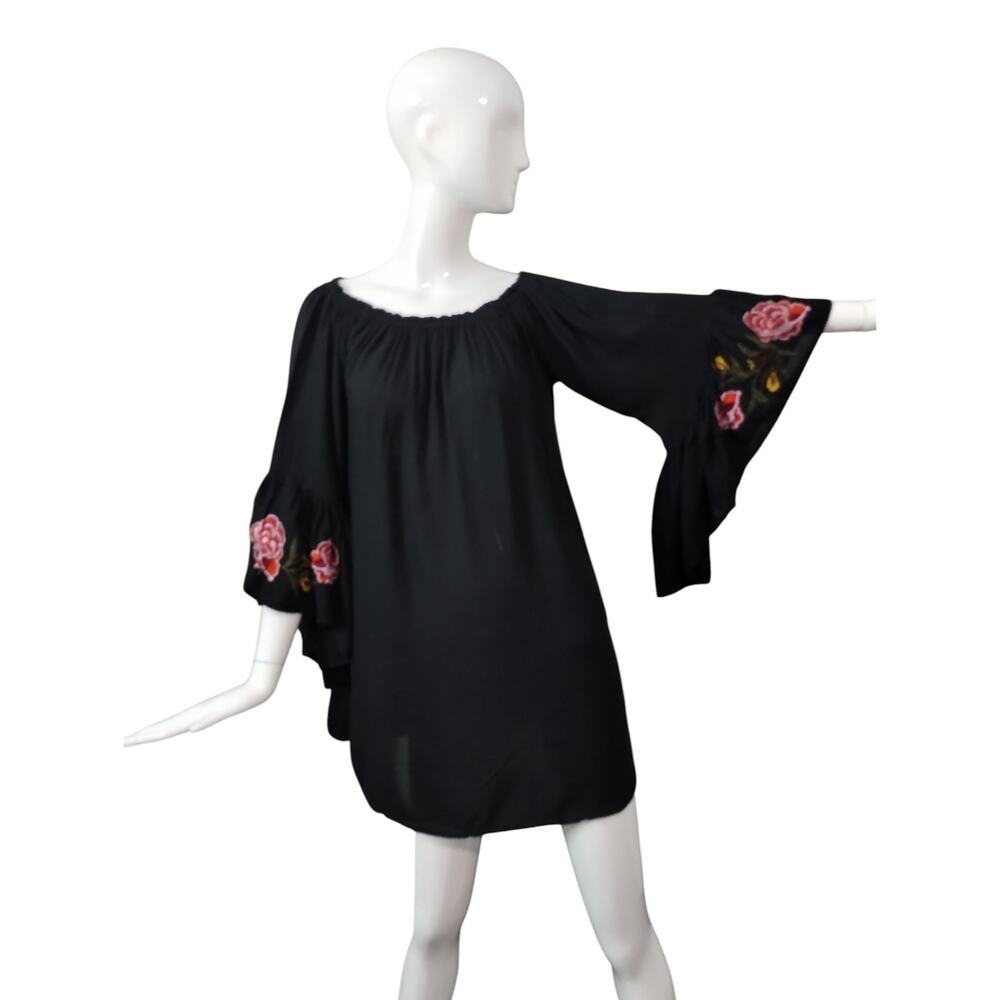 Feathers Womens size Large Embroidered Off The‎ Shoulder Boho Flowy Hippie Dress